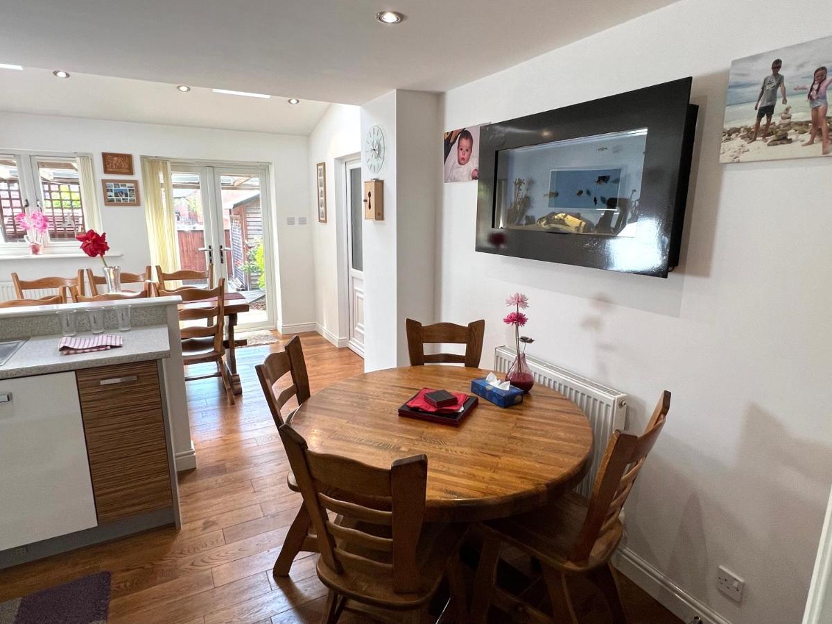 Simply Stunning 2 Bedroom Home With Parking Space Nottingham Eksteriør billede